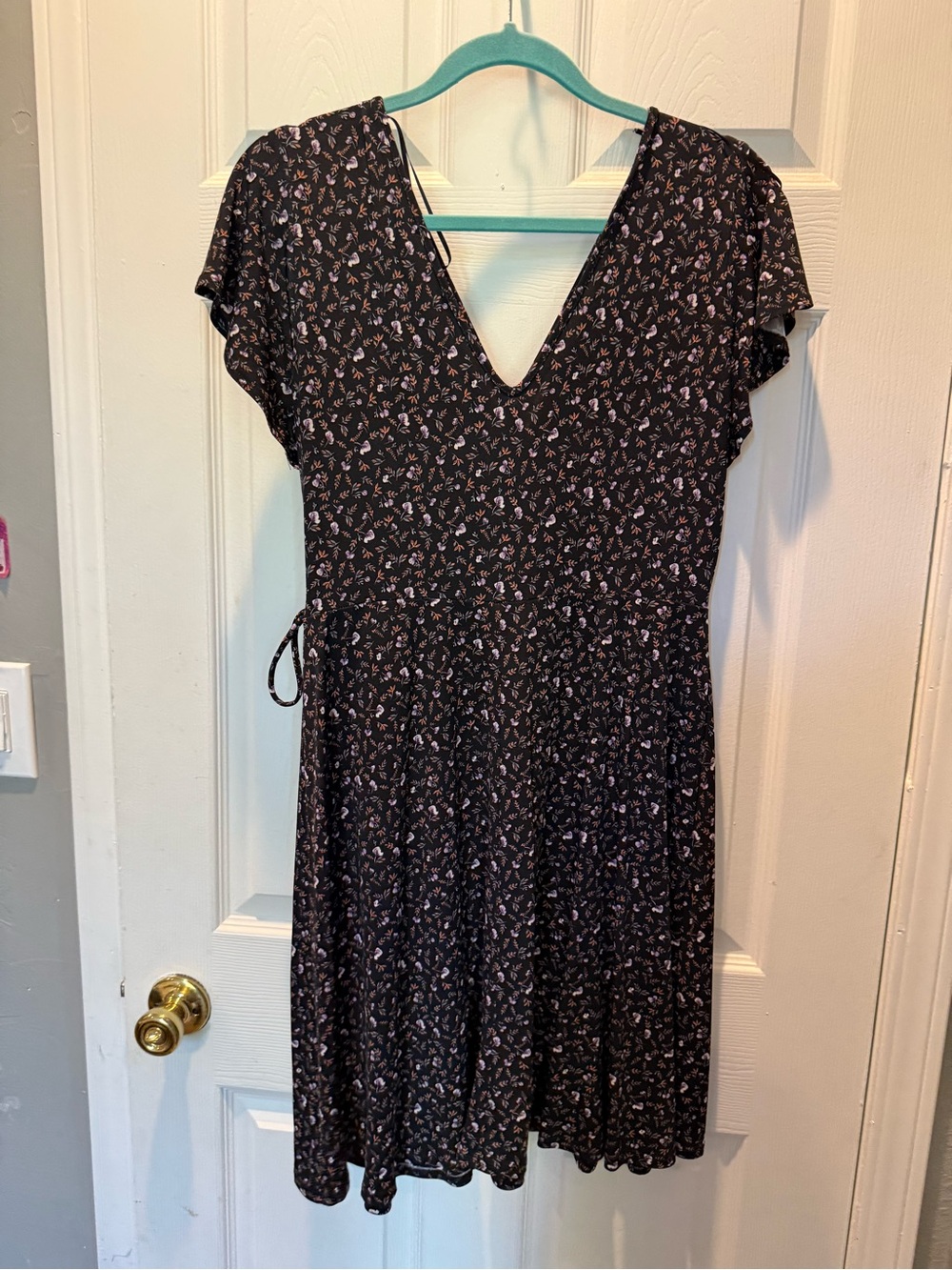 Women’s Black Floral V-Neck Wrap Dress, Large